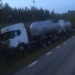 Maråker: Lastbil körde av väg 583
