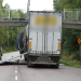 Gävle: Lastbil körde in i viadukt