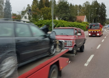 Hofors: Försökte köra ifrån polisen – Krockade