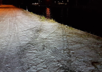 Söderhamn: Fordon hamnade i ån