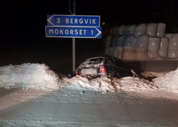 Mohed: Bil i diket vid Myskje