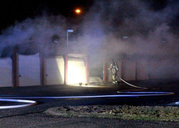 Gävle: Brand i garagelänga i Sätra