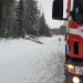 Tönnebro: Två bilar i diket