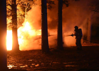 Mo: Bilbrand vid vattenskidklubben