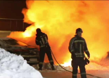 Gävle: Bilbrand på Kaserngatan