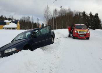 Kungsgården: Bil i diket – Misstänkt drograttfylleri