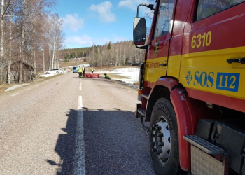 Holmsveden: Vägtrumma har rasat – Väg 272 avstängd