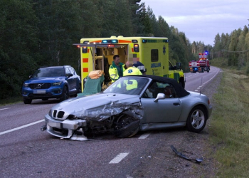 Järbo: Frontalkollision på väg 302