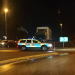 Gävle: Lastbil körde upp på rondell