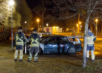 Sandviken: Bilar brann på Blodriskegränd