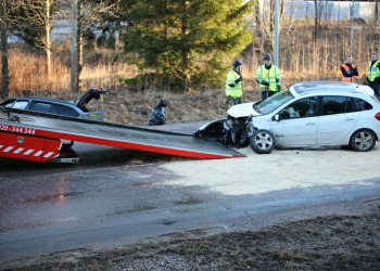 Gävle: Frontalkollision på Hamnleden