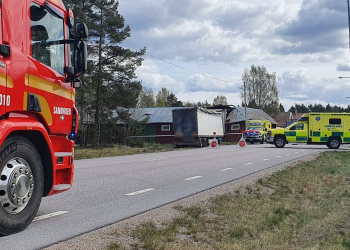 Hamrånge: Lastbilsolycka på väg 583