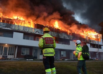 Söderala: Brand i hyreshus – En person avliden