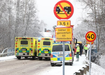Gävle: Kollision mellan buss och mopedbil