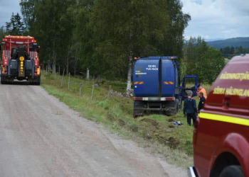 Edsbyn: Sopbil körde ut på åker