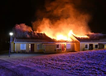 Bergvik: Kraftig brand i radhus