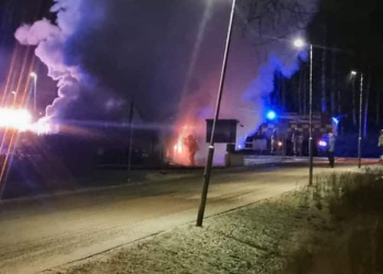 Bollnäs: Brand i garagelänga