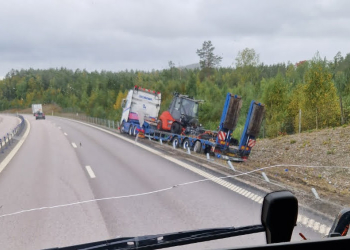 Enånger: Lastbilsolycka på E4