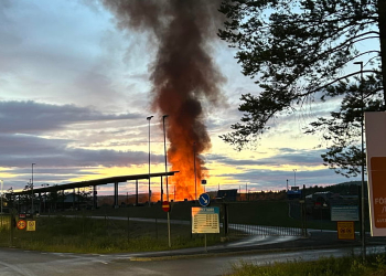 Bollnäs: Brand på Sävstaås avfallsanläggning (03:38)