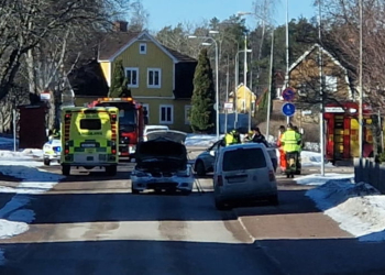 Forsbacka: Två bilar krockade