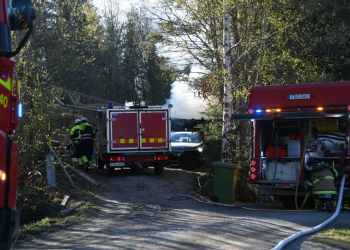 Trönö: Brand i uthus