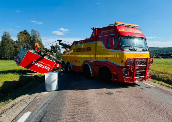 Glössbo: Lätt lastbil voltade