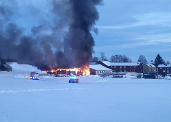 Näsviken: Brand i maskinhall