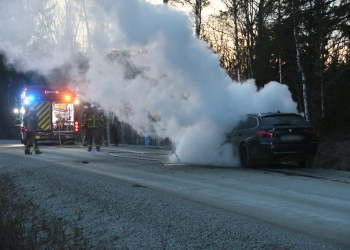 Ljusne: Bilbrand på väg 629