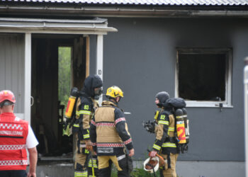 Holmsveden: Brand i radhus