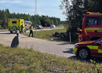 Söderhamn: Personbil voltade på E4