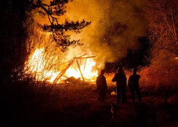 Järbo: Brand i byggnad