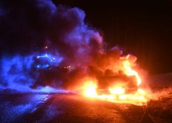 Ljusne: Bilbrand på väg 633