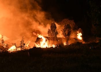 Arbrå: Omfattande brand på gård i Flästa