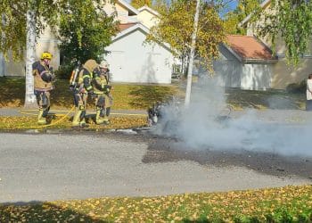 Bollnäs: Brand i mopedbil