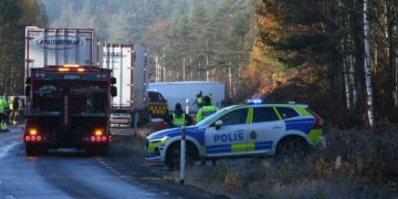 Hedesunda: Lastbil välte på väg 509